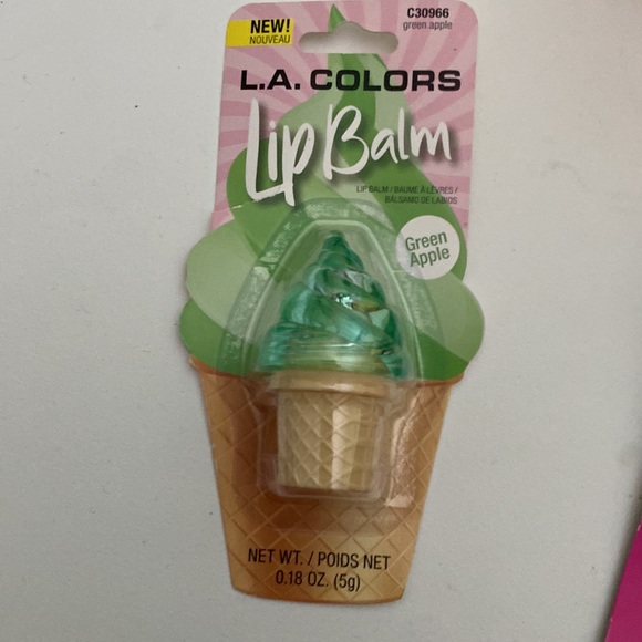 Girl’s Makeup Jewelry Gift Package - Picture 2 of 5